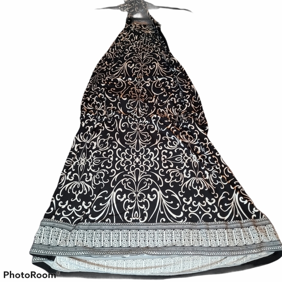 White House Black Market Dresses & Skirts - White House Black Market black & white dres